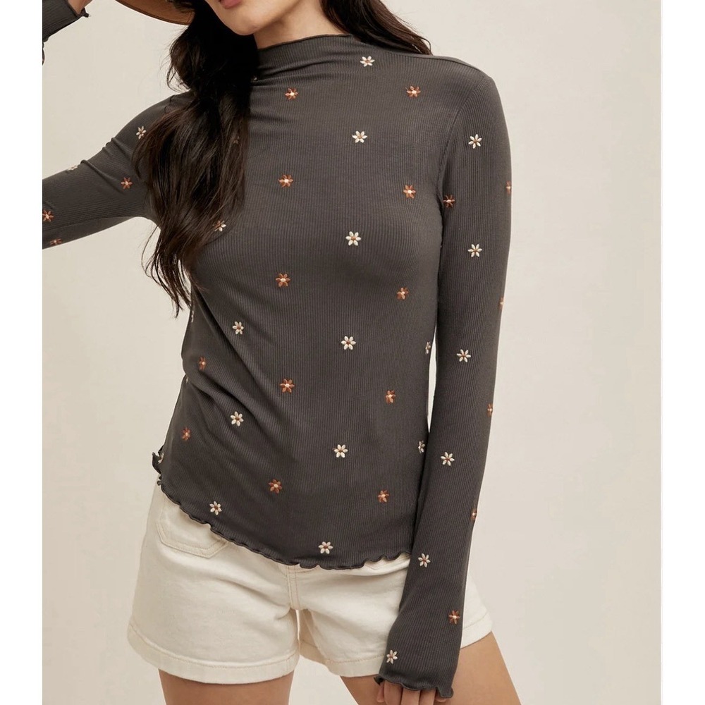 hem and thread Ribbed Mock Turtleneck With Embroidered Flowers Gray Size Large